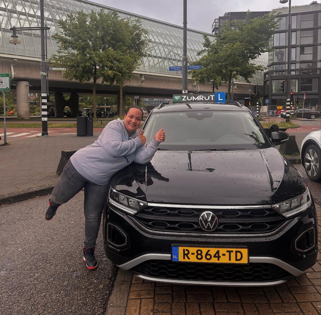 Geslaagde leerling bij Rijschool Zumrut